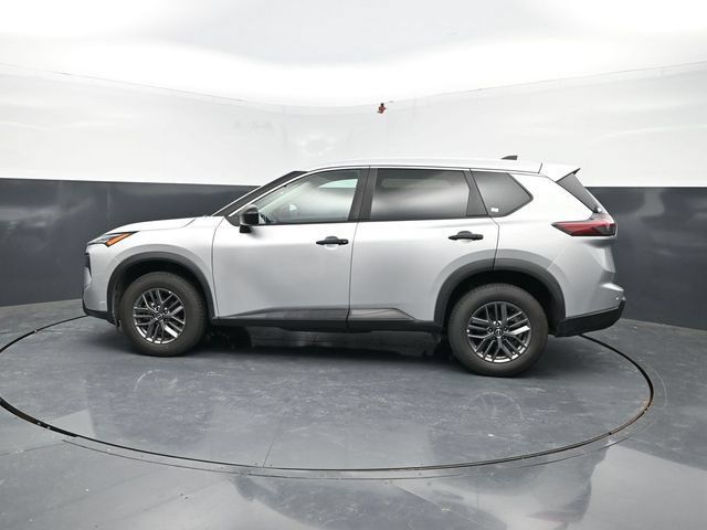 Used 2024 Nissan Rogue S AWD/4WD image 4