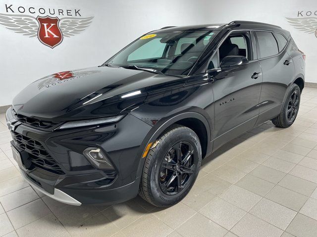 Used 2024 Chevrolet Blazer LT w/ Convenience Package AWD/4WD image 3