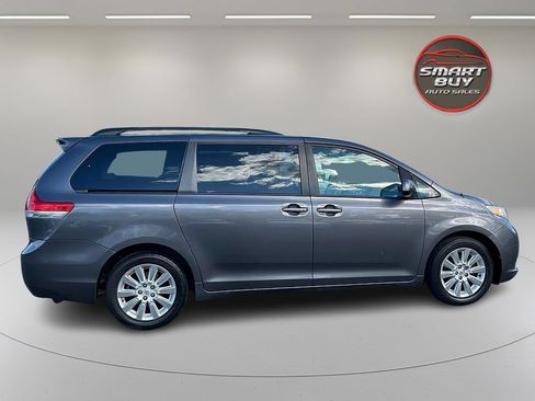 Used 2014 Toyota Sienna LE AWD/4WD image 5