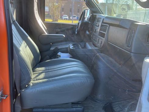 Used 2020 Chevrolet Express 2500 w/ Driver Convenience Package image 29
