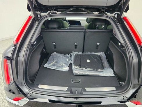 Used 2026 Cadillac Optiq Luxury 1 image 22