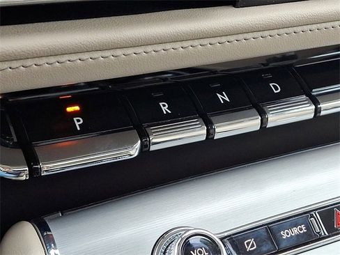 Used 2022 Lincoln Aviator AWD w/ Premium Package image 15