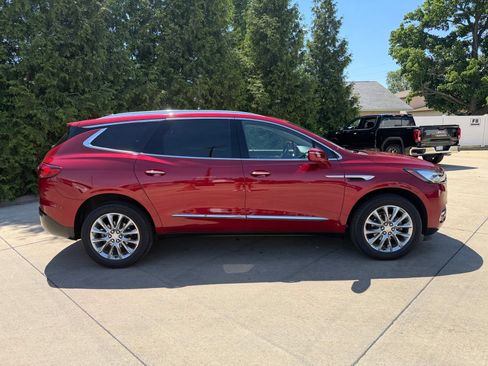 Used 2020 Buick Enclave Premium w/ Surround and Sites Package AWD/4WD image 32