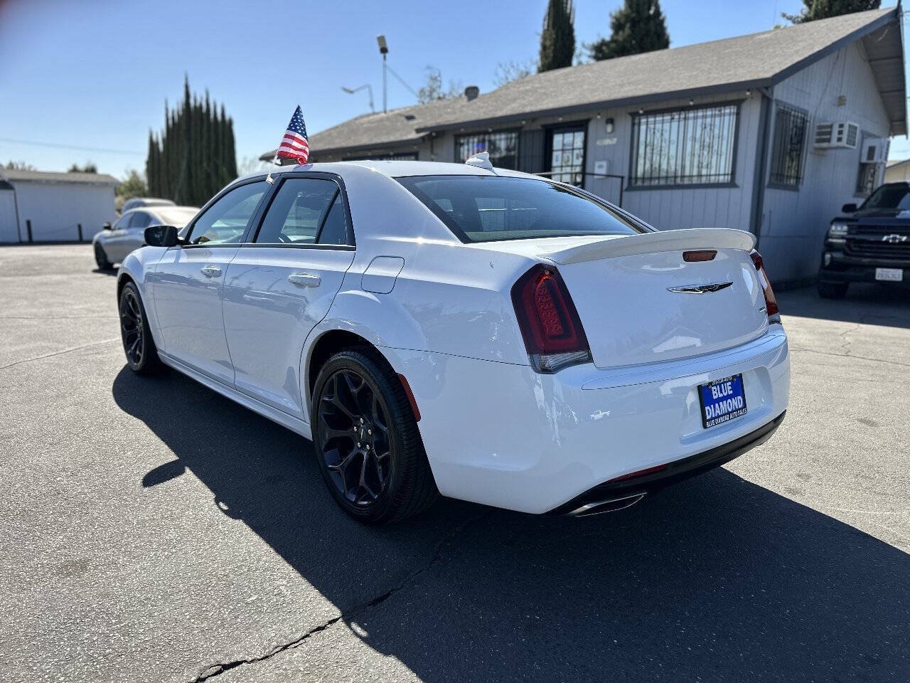 Used 2020 Chrysler 300 S w/ S Model Appearance Package RWD image 5