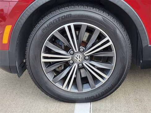 Used 2018 Volkswagen Tiguan SEL image 10