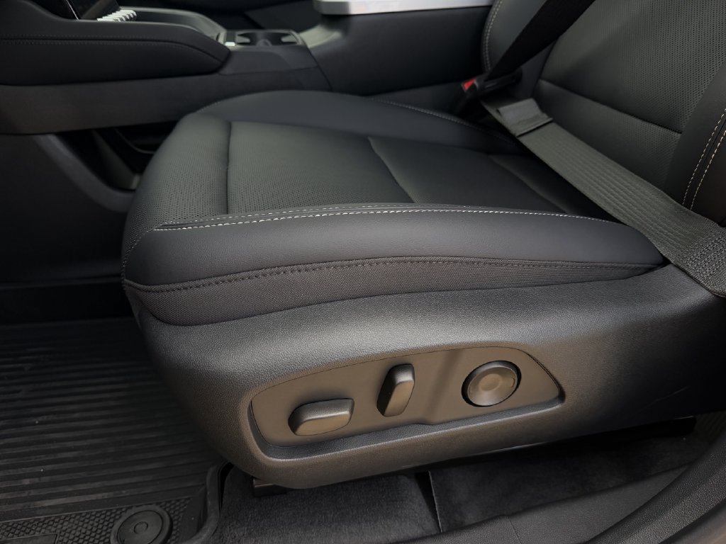 New 2027 GMC Terrain Elevation w/ Elevation Premium Package FWD image 23