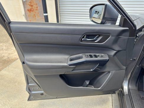 Used 2023 Nissan Pathfinder SV FWD image 38