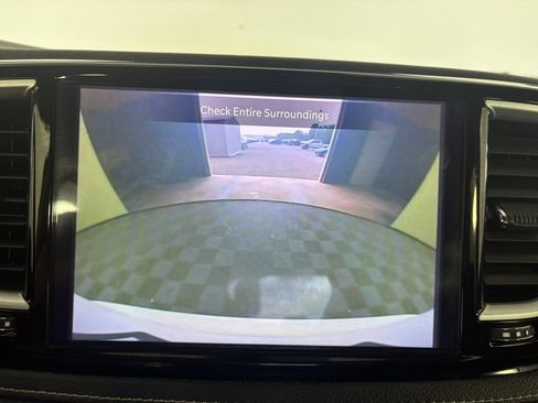 Used 2022 Chrysler Pacifica Touring-L FWD image 47