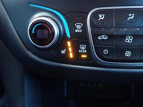 Used 2024 Chevrolet Equinox LT image 18