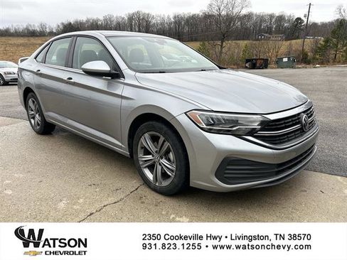 Used 2024 Volkswagen Jetta SE image 1