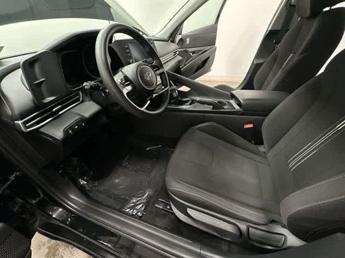 Used 2023 Hyundai Elantra SEL w/ Winter Weather Package image 15