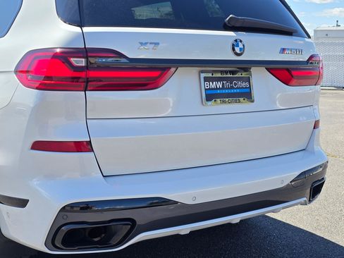 Used 2022 BMW X7 M50i AWD/4WD image 7