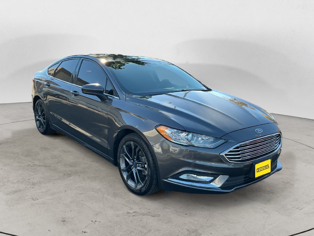 Used 2018 Ford Fusion SE w/ Equipment Group 201A FWD image 5