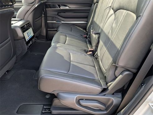 New 2026 Jeep Grand Wagoneer Summit image 26