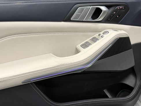 Used 2021 BMW X7 M50i w/ Dynamic Handling Package image 21