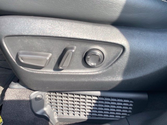 Certified 2025 Toyota Sienna Platinum AWD/4WD image 16