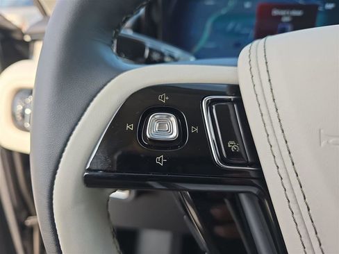 New 2025 Lincoln Aviator Reserve w/ Luxury Package image 29