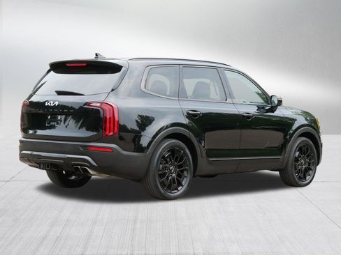 Certified 2022 Kia Telluride SX w/ Nightfall Edition Package AWD/4WD image 7