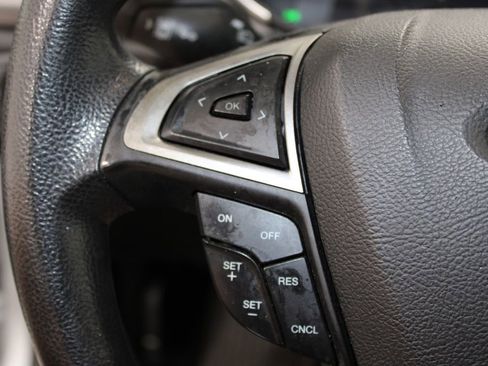 Used 2020 Ford Fusion SE image 21