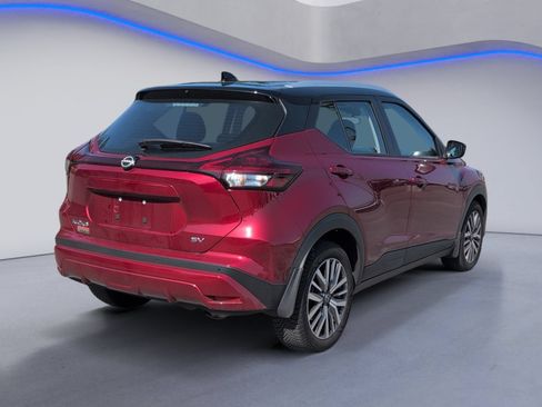 Used 2024 Nissan Kicks SV FWD image 3