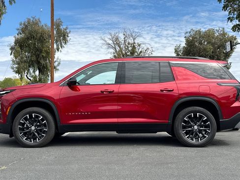 Used 2026 Chevrolet Traverse LT w/ Enhanced Driving Package AWD/4WD image 8