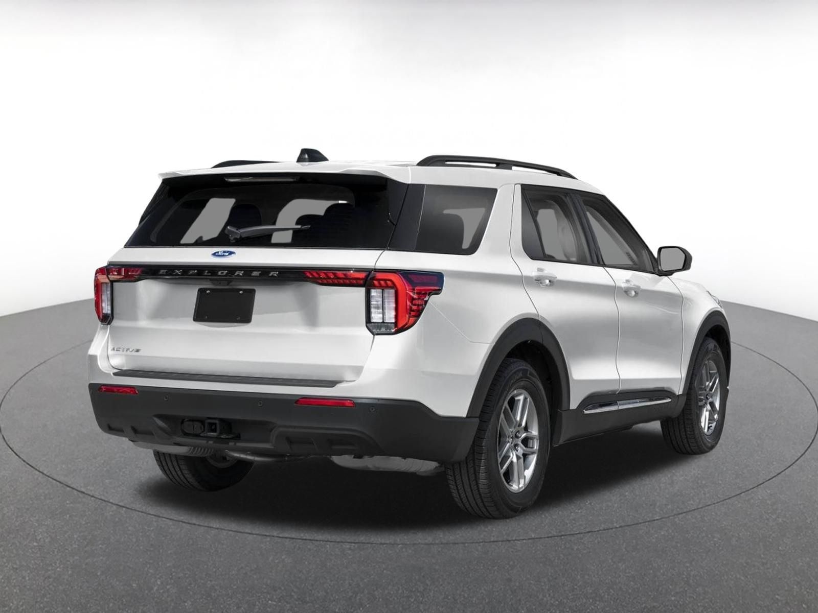 Used 2026 Ford Explorer Active AWD/4WD image 2