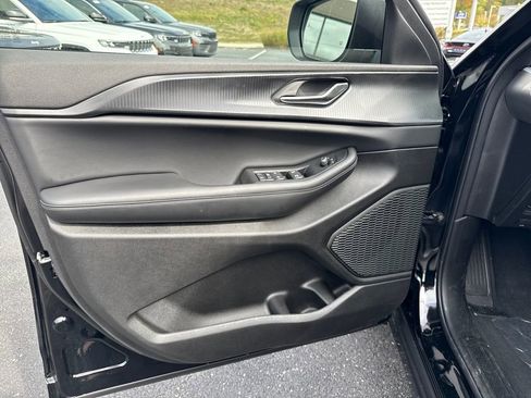 New 2025 Jeep Grand Cherokee Laredo X w/ Trailer Tow Package image 10