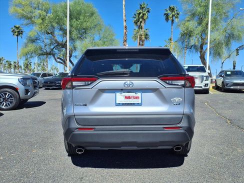 Used 2022 Toyota RAV4 XLE w/ Convenience Package image 6