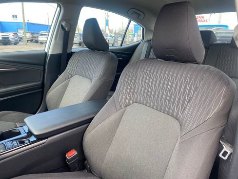 Used 2025 Toyota Camry LE image 9