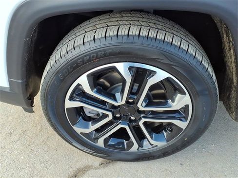 Used 2024 Jeep Compass Limited image 9