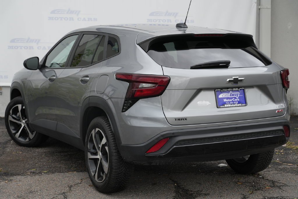 Used 2025 Chevrolet Trax RS w/ Driver Confidence Package FWD image 4