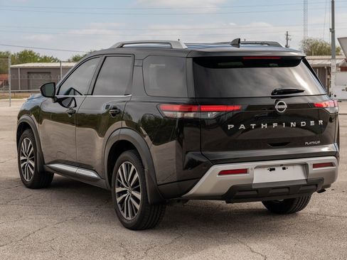 Used 2022 Nissan Pathfinder Platinum w/ Cargo Package image 5