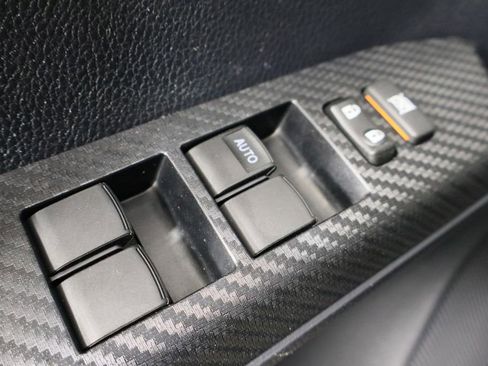 Used 2013 Toyota RAV4 LE image 21