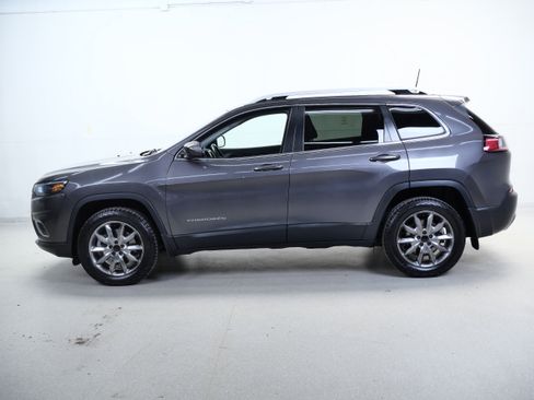 Used 2019 Jeep Cherokee Limited AWD/4WD image 9