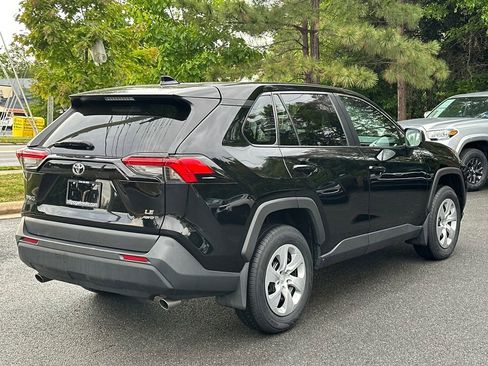 Used 2024 Toyota RAV4 LE AWD/4WD image 4
