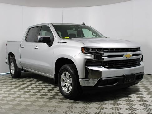 Used 2022 Chevrolet Silverado 1500 LT w/ LPO, Dark Essentials Package RWD image 17