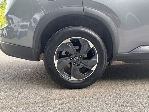 Used 2025 Nissan Rogue SV AWD/4WD image 32