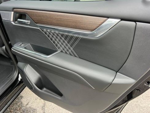 Used 2024 GMC Acadia Denali w/ Super Cruise Package image 16