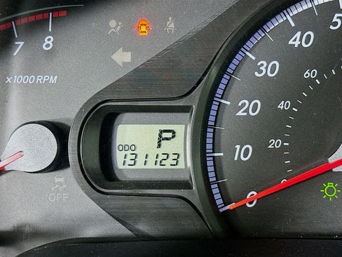 Used 2011 Toyota Sienna LE w/ Towing Pkg FWD image 18