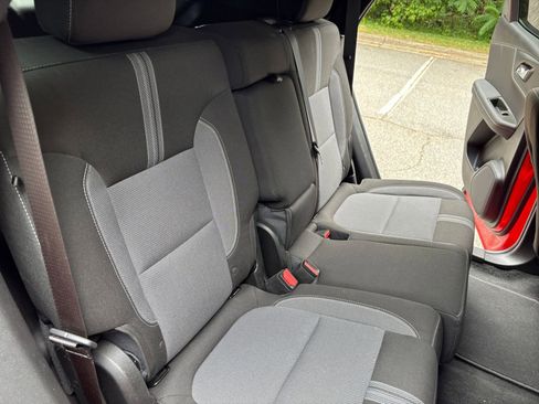 Used 2025 Chevrolet Blazer LT FWD image 34