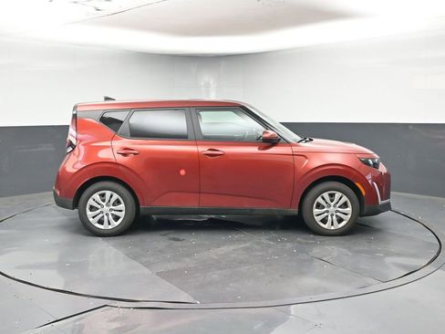 Used 2025 Kia Soul LX image 6