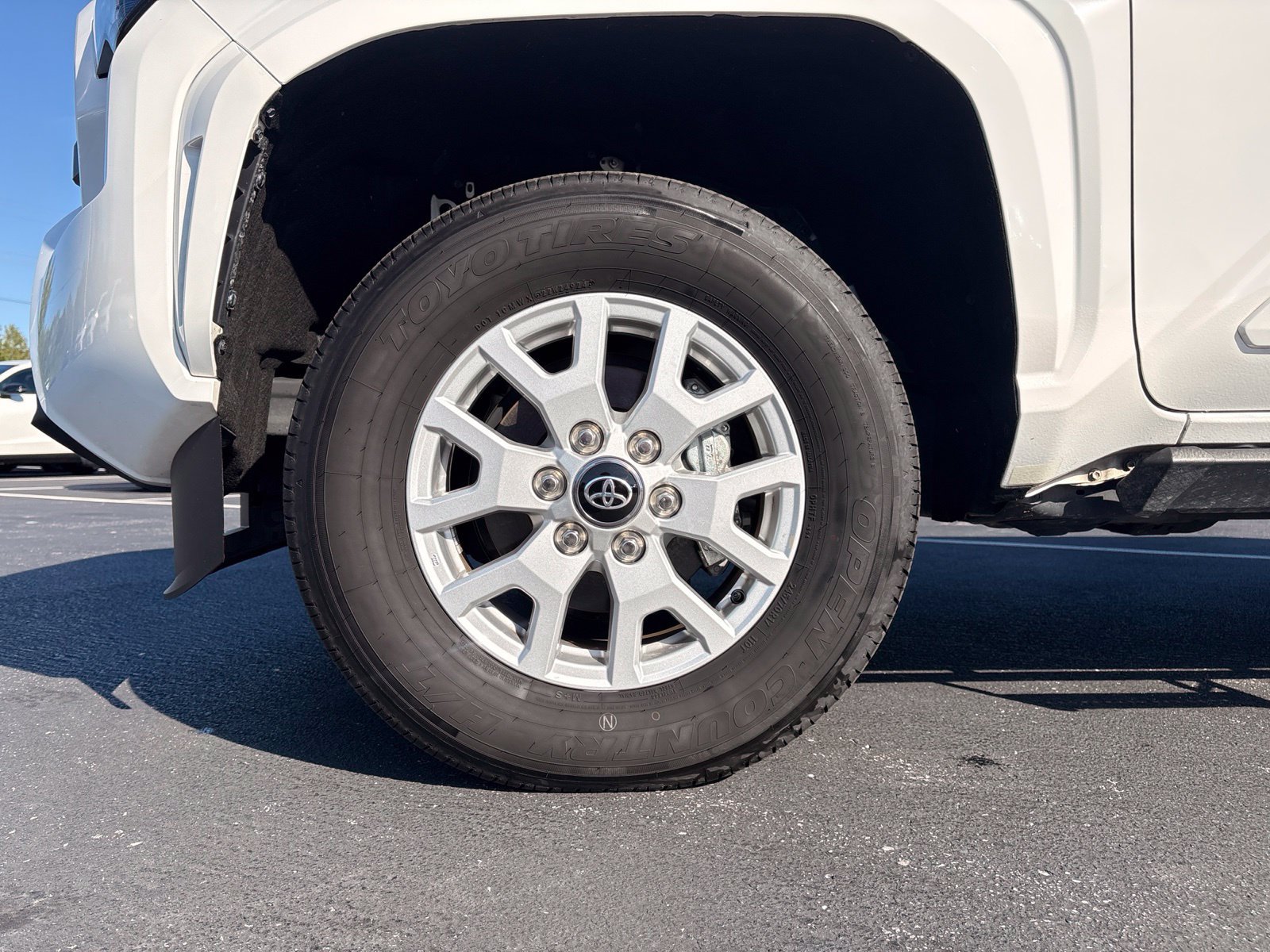 Used 2025 Toyota Tacoma SR5 AWD/4WD image 10