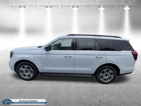 Used 2025 Ford Expedition Active AWD/4WD image 7