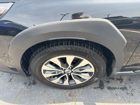 Certified 2023 Subaru Outback Touring AWD/4WD image 7
