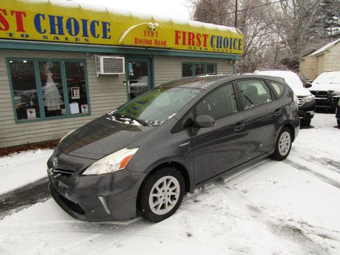 Used 2014 Toyota Prius V Three image 25