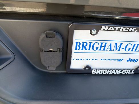 Certified 2021 Jeep Gladiator Overland w/ Popular Equipment Package image 17