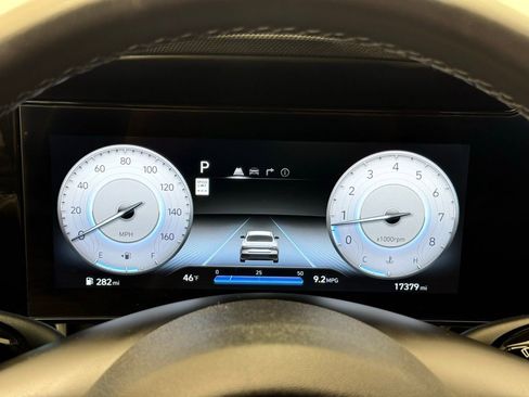 Used 2025 Hyundai Elantra Limited image 31