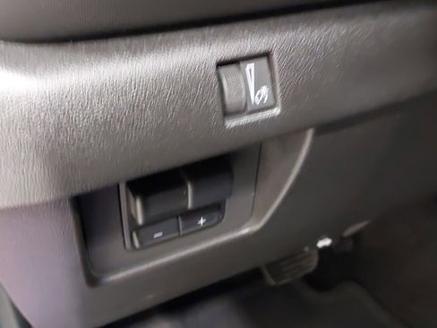 Used 2024 Chevrolet Colorado Z71 w/ Z71 Convenience Package 2 image 23