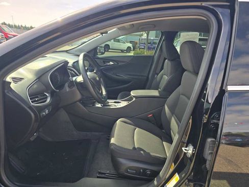 Used 2024 Chevrolet Malibu LT w/ Midnight Edition image 9