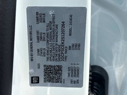 New 2025 Chevrolet Colorado LT image 19